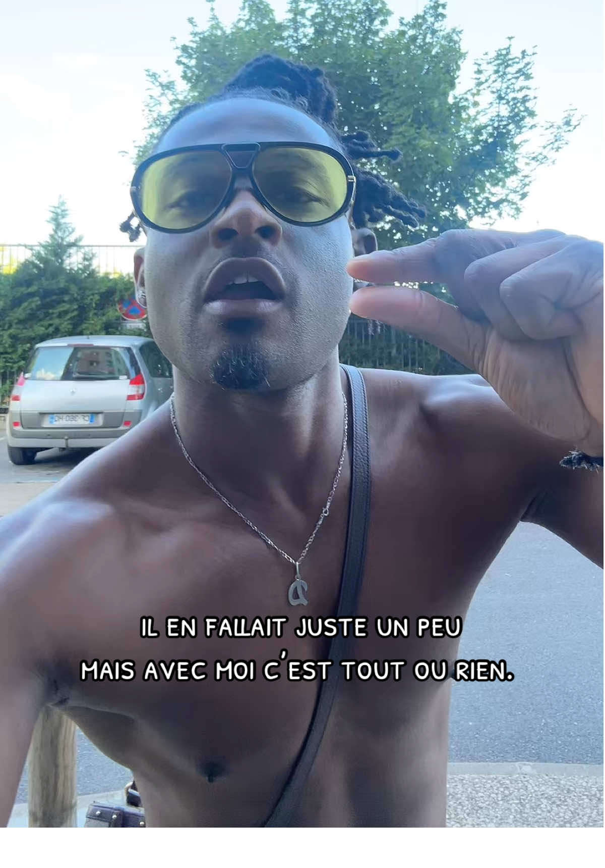 A post by @danilo.yrn on TikTok caption: 🤏🏾🤏🏾🤏🏾 #pourtoi #fyp #foryou #viral #danilo #r10 #justeunpeu🤏🏾 