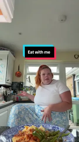 A post by @chuglygirl on TikTok caption: Some Vinted buyers are next level  #eatwithme #vinted #fyp 