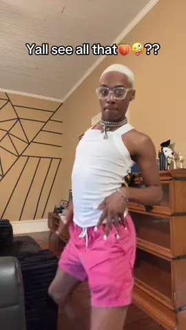A post by @itstybailey on TikTok caption: #itstybailey #funnyvideos #funny #fyp #prettyboy 