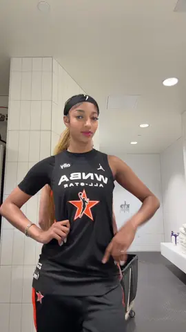 A post by @angelreese10 on TikTok caption: THEY WANT THEM 5’S I HEARD 👀@Paige Bueckers 