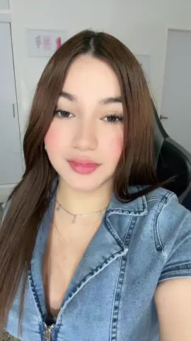 A post by @marivicmanaress on TikTok caption: Diosito sabe porque me hizo de ojos marrones😫