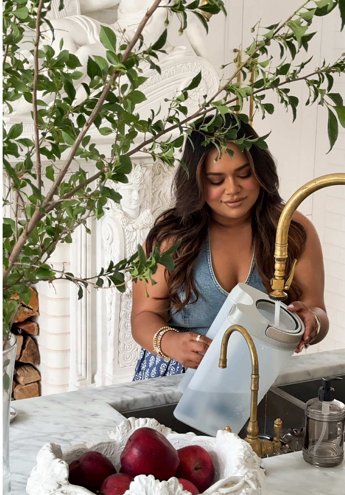 A post by @nabela on TikTok caption: al fresco date night made comfortable with the @Shark Home pro mist🤍 the perfect addition to all our summer hosting with the most refreshing mist & hours of incredible power ☀️🍝 #SharkPartner #SharkProMist 