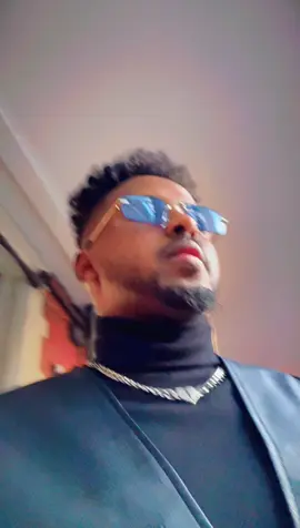 A post by @daudcomedian on TikTok caption: Aduunka meel walba problem family aya kajira 🤣