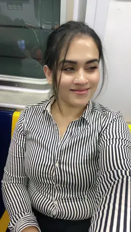 A post by @iammoon9 on TikTok caption: 🤦🏻‍♀️#bdtiktokofficial🇧🇩 #foryoupage #trending #tiktokviral #foryouu #bollywood #pakistani_tik_tok #nepalitiktok 