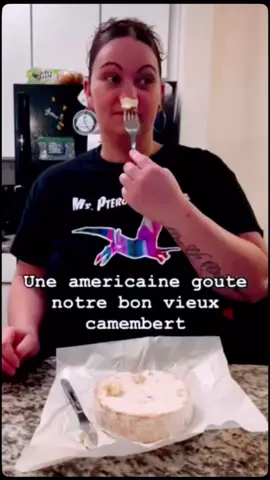 A post by @boulangeriedejojo34 on TikTok caption: Le camembert du seigneur 😂 #boulangeriedejojo 
