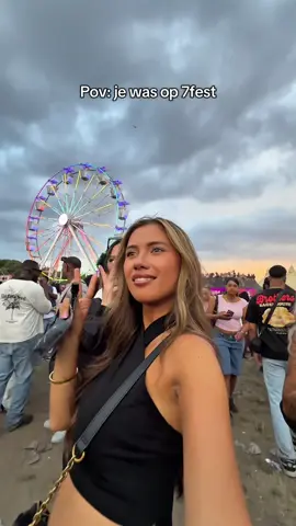 A post by @jahlyssiawithagen on TikTok caption: Wie was op 7fest? En hoe gaat het met jullie? 😂 @7fest #7fest 