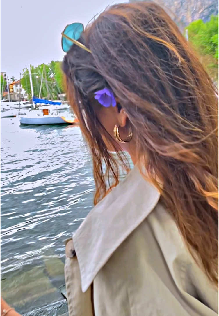 A post by @s.a.b.r.y0 on TikTok caption: #bangladeshi #🤍🕊️ #foryou #🥀♥️ #trendin 