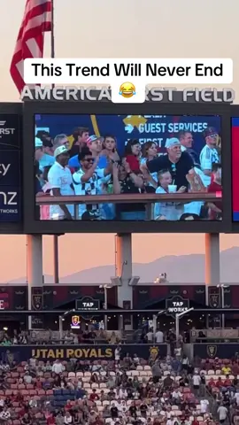 A post by @stefan_benn on TikTok caption: #unfaithful #kisscam #AndyByron #KristinCabot #coldplay #embarrassing #couple #divorce #astronomer #ceo #hr #hrassistant 