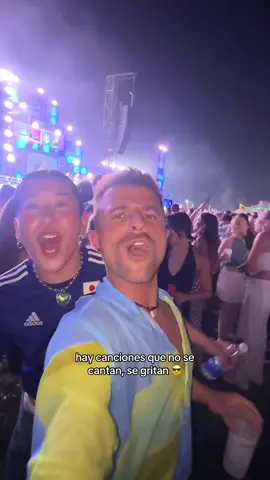 A post by @ibngarcia on TikTok caption: Jhayco en concierto lo es todooooo 🥹😍 #jhayco #zevrafestival 