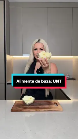 A post by @andreeacorb on TikTok caption: Untul: unul dintre cele mai versatile ingrediente din bucătărie.🧈 Am integrat untul într-un fel principal și un desert: steak de vită, piure și lava cake. În fiecare componentă untul are atribuții diferite și joacă un rol extrem de important.  Voi la ce folosiți cel mai des unt?😍 #familiademâncăcioși #bucatariaandreeicorb #romania #mancare #bucuresti #retete 