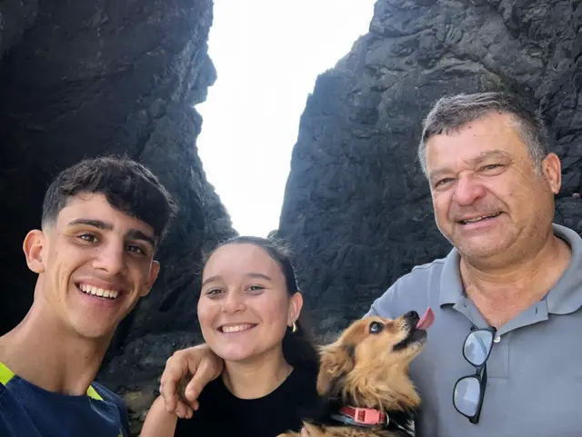A post by @raul_magic7 on TikTok caption: Hablo en presente porque siempre estarás con nosotros. No solo eres mi suegro, eres un padre para mí, un gran amigo y sobre todo una de las personas más especiales que he conocido.  Gracias por todo, te cuidaré a cristi como te prometí.   D.E.P.   TE QUIERO MUCHO 🕊️❤️
