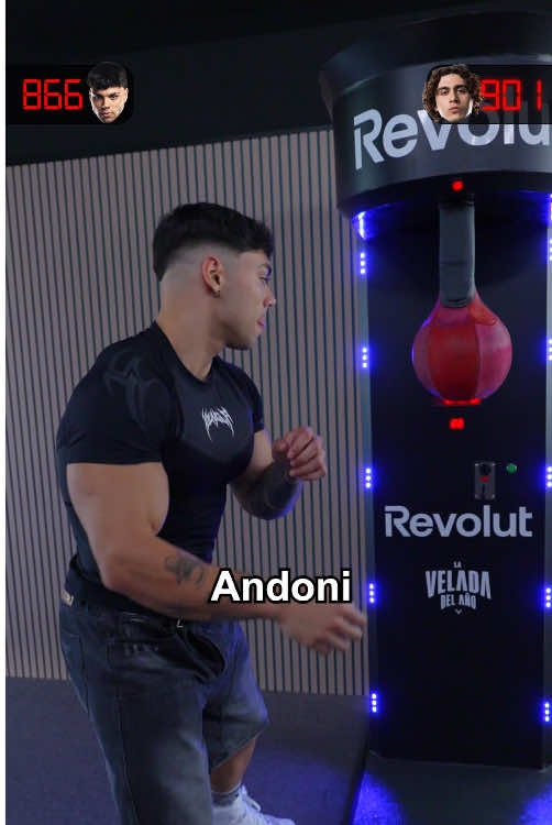 A post by @ibaillanos on TikTok caption: Andoni vs Carlos Belcast ¿Quién pega más fuerte?