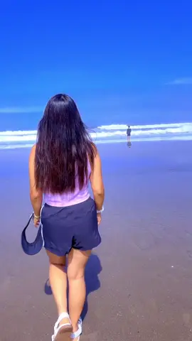 A post by @ on TikTok caption: #oregon #pacificbeach 