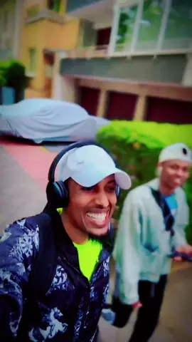 A post by @aydarusflip on TikTok caption: #duet #comedia #foryoupage❤️❤️ #xamarcadey🇸🇴🇸🇴🇸🇴🇸🇴 #Viral #Stitch #musica 