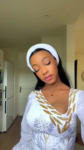 A post by @kim__makosso_2 on TikTok caption: 🇸🇳❤️ #pourtoi 