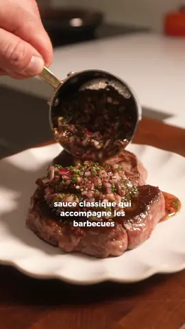 A post by @qistoh on TikTok caption: Sauce Série Épisode 5 : Sauce chimichurri 🌶️🥩 #recette #cuisine #sauce #chef #food #viande #meat 