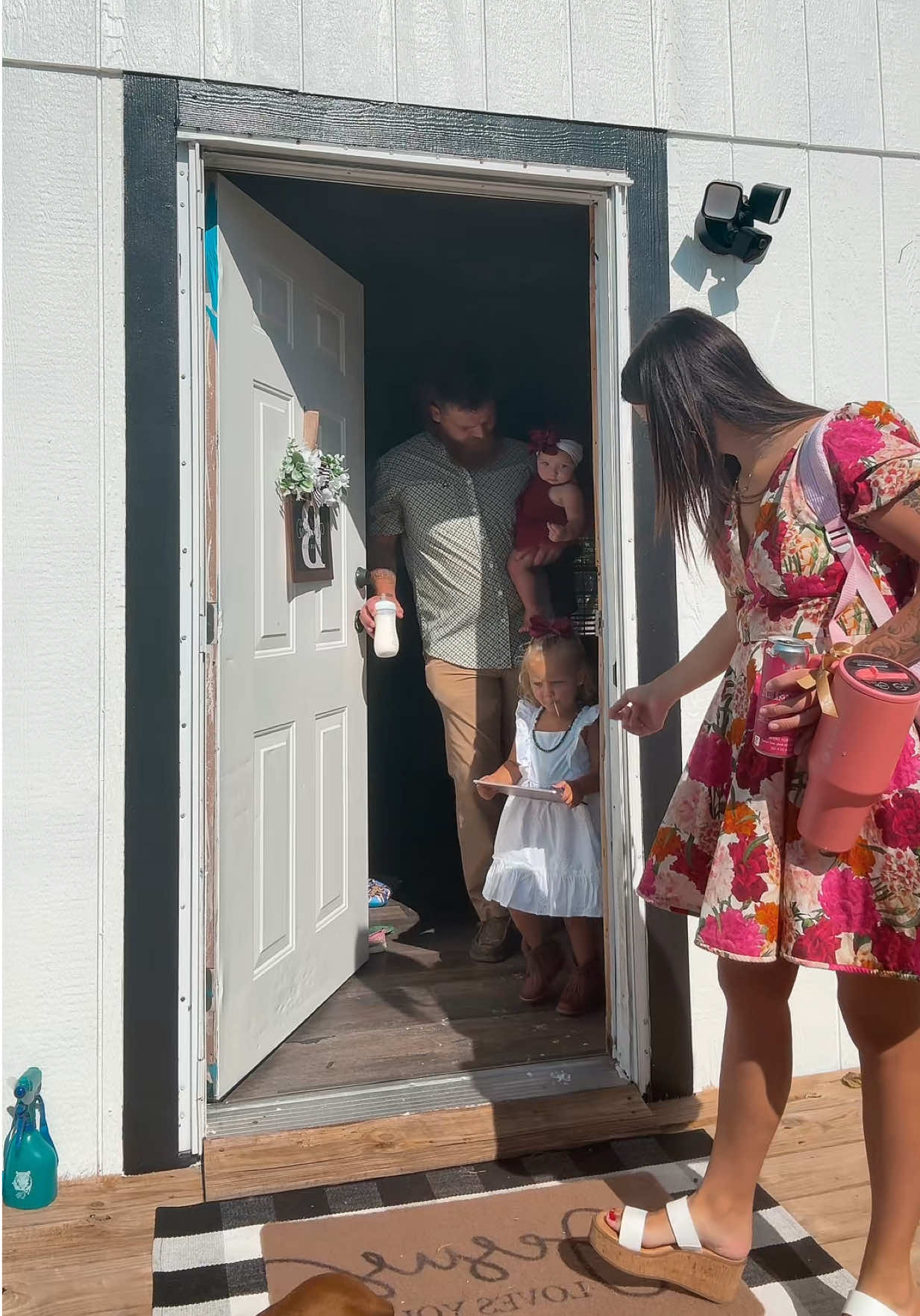 A post by @ on TikTok caption: Happy Sunday 🤍 #momlife #MomsofTikTok #momtok #pregnant #momsoftiktok #17weekspregnant #momof4 #pregnantlife #pregnanttiktok #toddlermom #toddlersoftiktok #toddlertok 