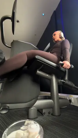 A post by @kaydonnelly2 on TikTok caption: legs & glute day🤎#fypage #fyp #foryou #fy #cometothegymwithme 