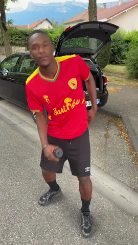 A post by @kourisimple on TikTok caption: Mamaya boss ❤️❤️ @stylamillionsboss #guineenne224🇬🇳 #malitiktok🇲🇱 #ivoire_humour🇨🇮🇨🇮 