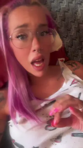 A post by @aynat_bm on TikTok caption: Oficialmente retirada #Recuerdos #retirada #amor #desamor #aynat_bm 