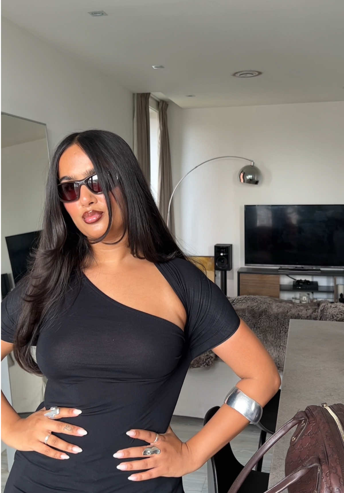 A post by @davinakareer on TikTok caption: new @Monica Vinader ring in the rotation  #jotd #OOTD #silverjewelry #monicavinader #mvinsiders  https://family.monicavinader.com/a/davinakareer