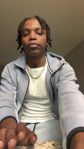 A post by @lilplayda1 on TikTok caption: Subway pizza hinnnnnnnn #fyp 