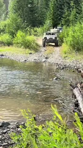 A post by @wa_kingz_offroad on TikTok caption: al agua patos 👌. . . : . . . #rutaswashington #ruta #offroading #polaris #canam #trending #fyp