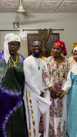 A post by @jojolecomedien1 on TikTok caption: Allons faroter 🤣💶