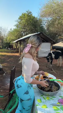 A post by @danna.d28 on TikTok caption: 🥰🥰👌
