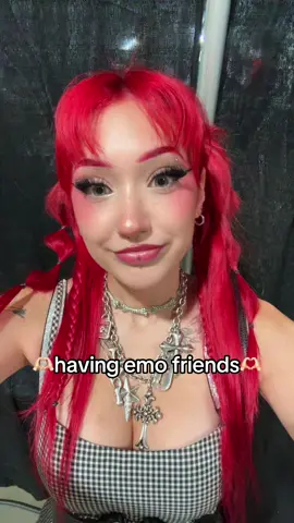 A post by @charleygrayyyy on TikTok caption: my queen slaying @𝔠𝔯𝔲𝔢𝔩𝔩𝔞 ♡ 