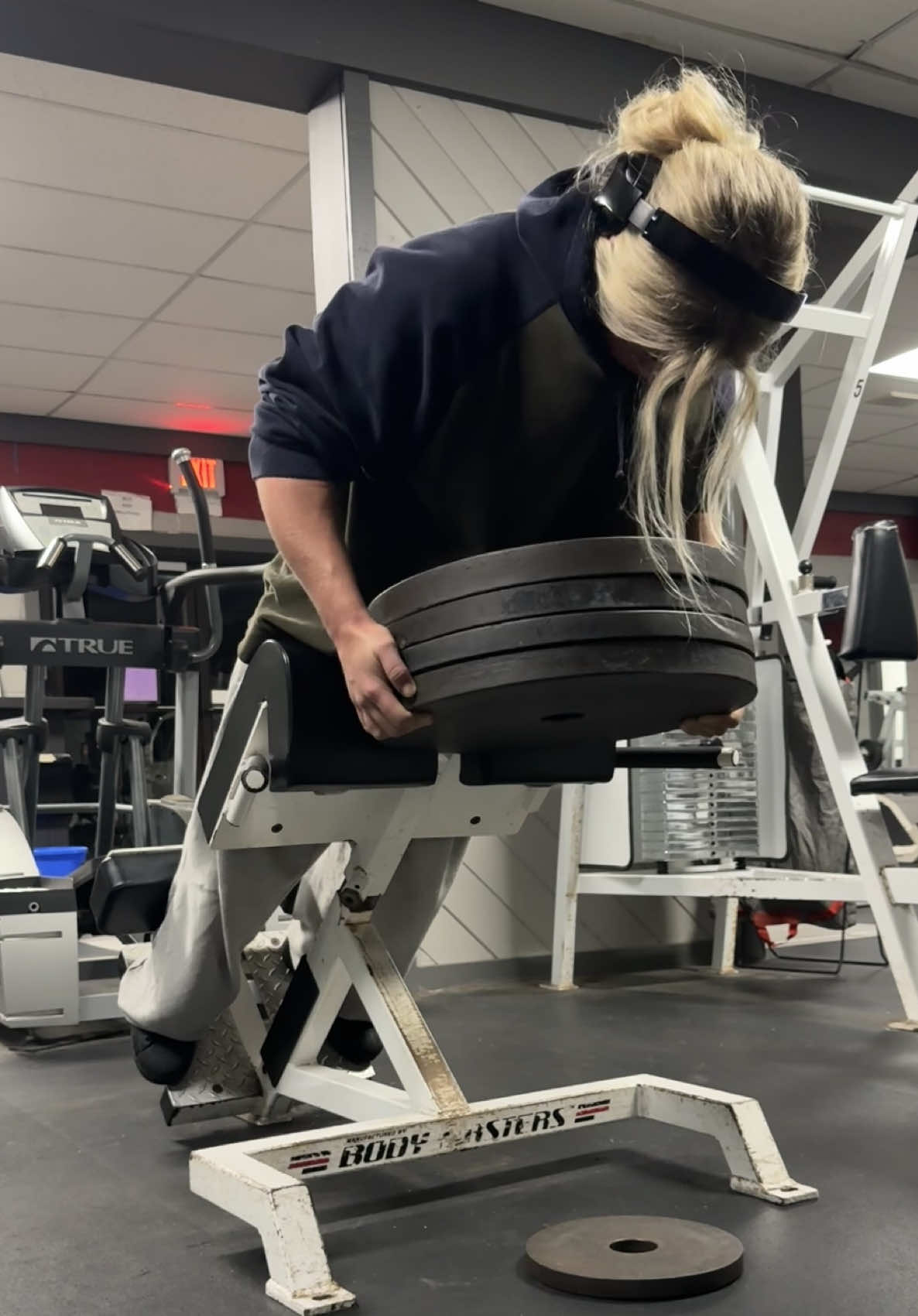 A post by @kyliegaskell on TikTok caption: #upperlower #fyp #gym 