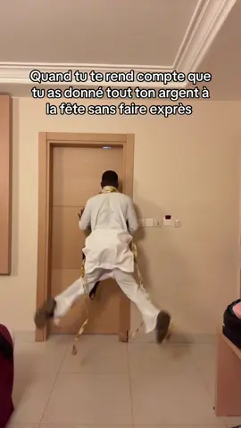 A post by @jojolecomedien1 on TikTok caption: Snap: jojoarrive @Djamila Diallo tu peux rembourser un peu 😭