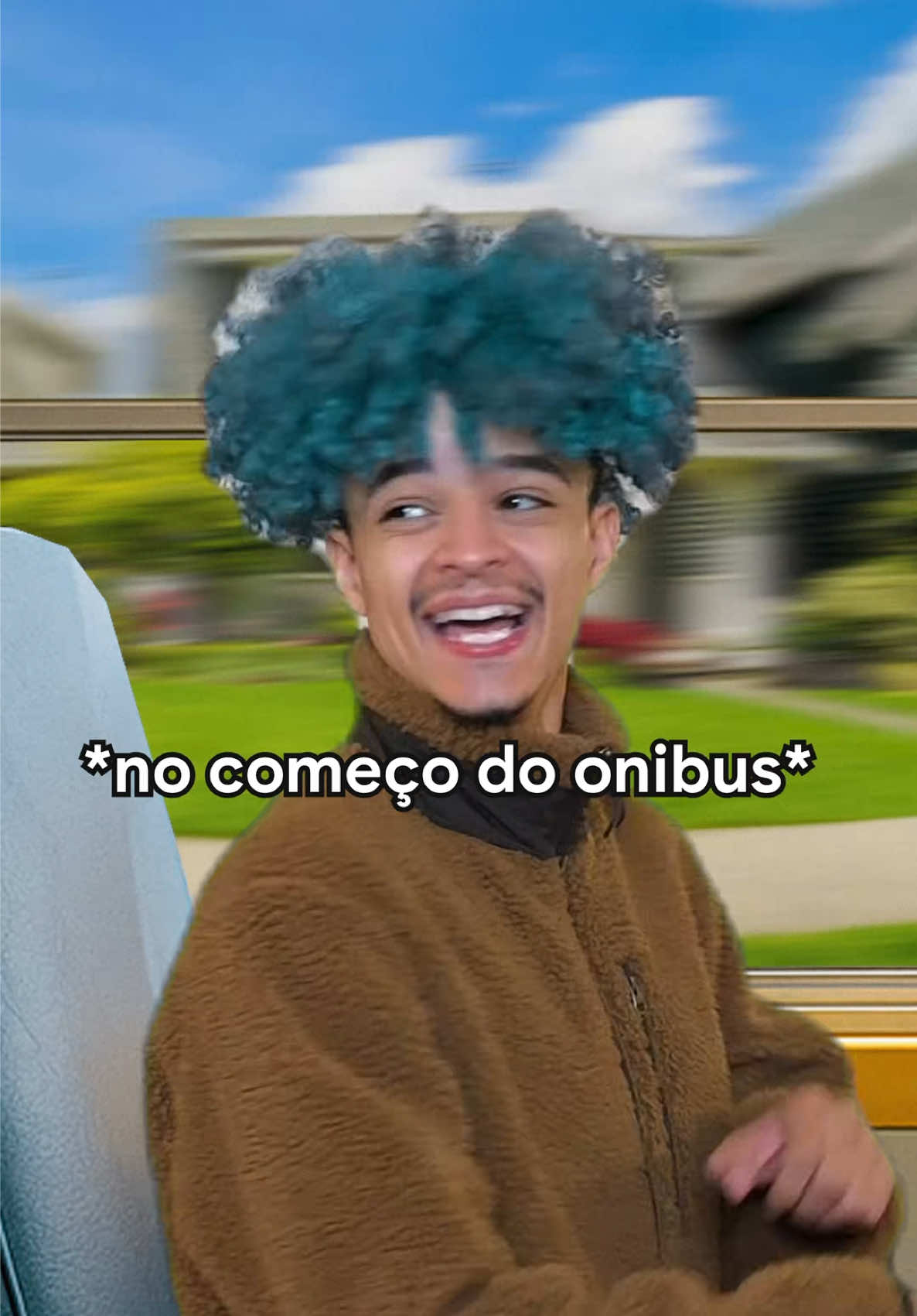 A post by @jooj on TikTok caption: por isso sempre ia no fundão 😂😂 já passaram por isso? #Irmaosnatu 