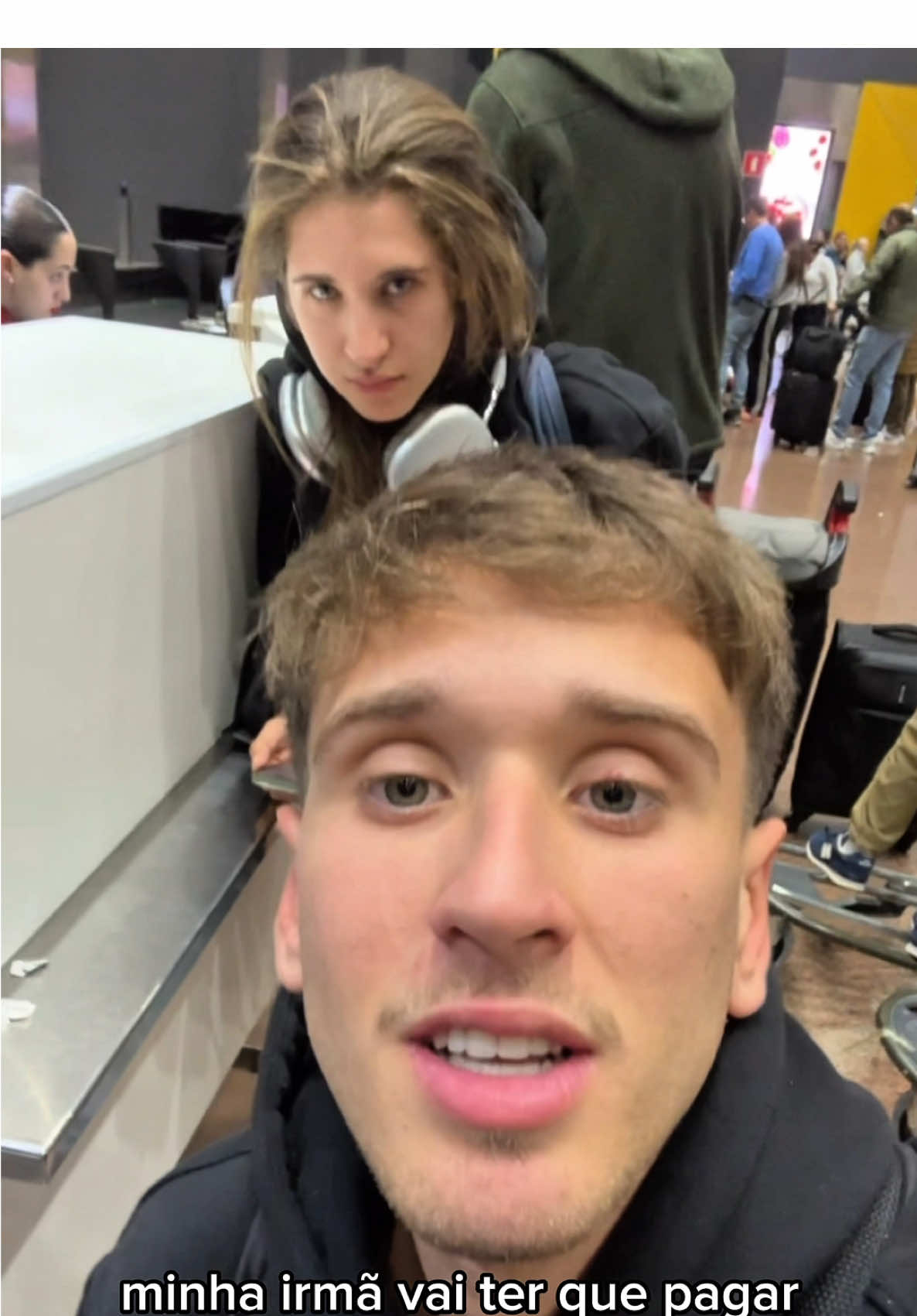 A post by @gringobaiano71 on TikTok caption: Tadinha, passei 50 reais pra ajudar o caso dela 