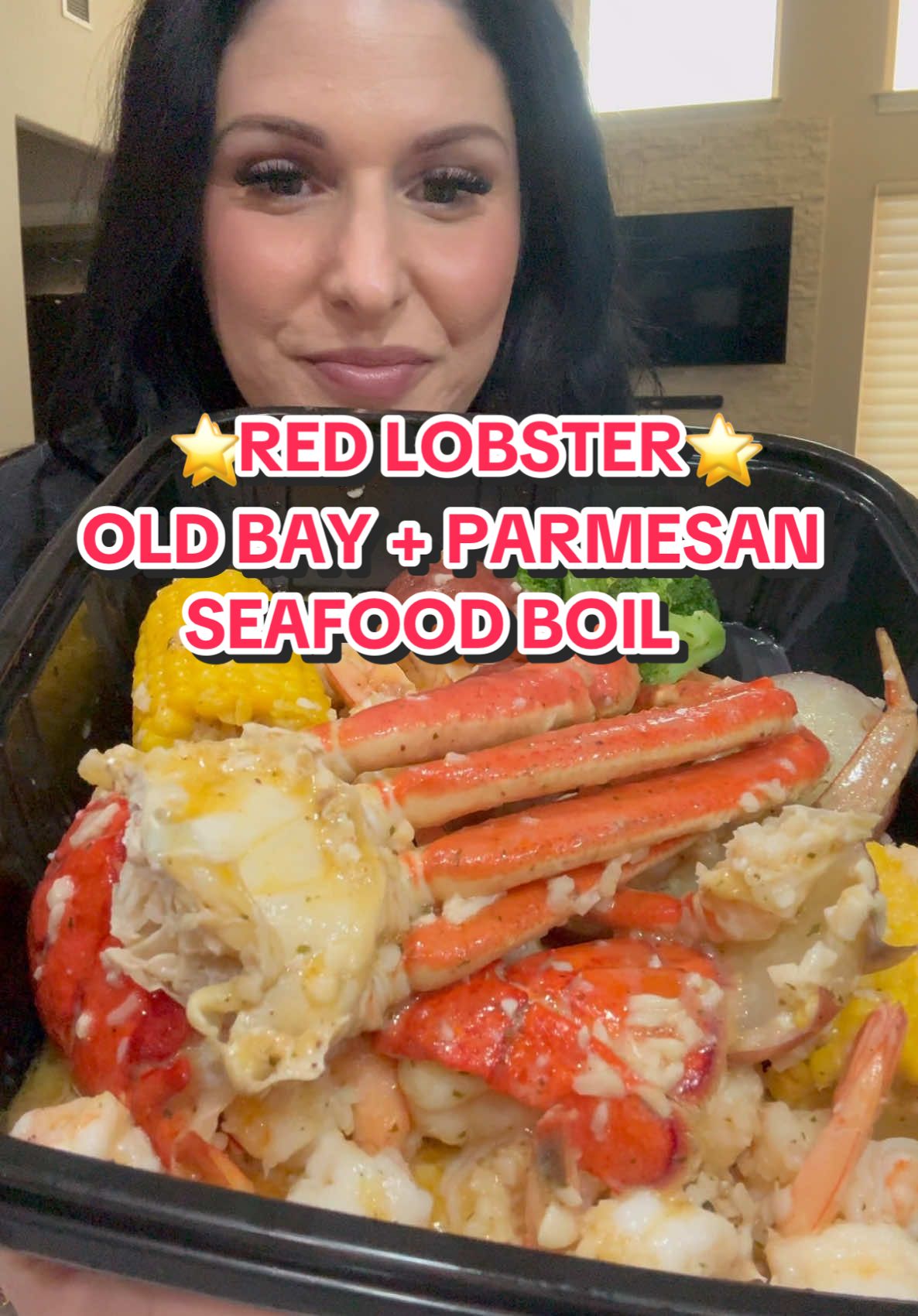 A post by @cookiterica on TikTok caption: ⭐️FOOD REVIEW⭐️ @Red Lobster OLD BAY ➕ PARMESAN SEAFOOD BOIL…. Minus the old bay. #redlobster #oldbay #parmesan #seafoodboil 