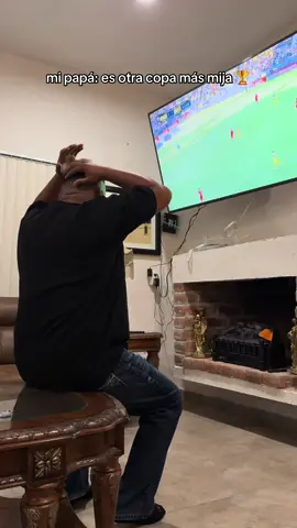 A post by @thesalguerofam on TikTok caption: *currently STRESSING* #clubamerica #fyp #papaehija 