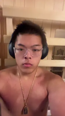 A post by @asianjeffontop on TikTok caption: 200 #asianjeff #fyp 