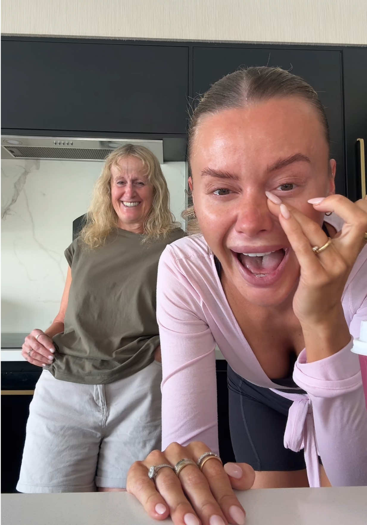 A post by @perriesian on TikTok caption: No I’m f’ing crying 😭😭 #fyp #countrysongs #trend 