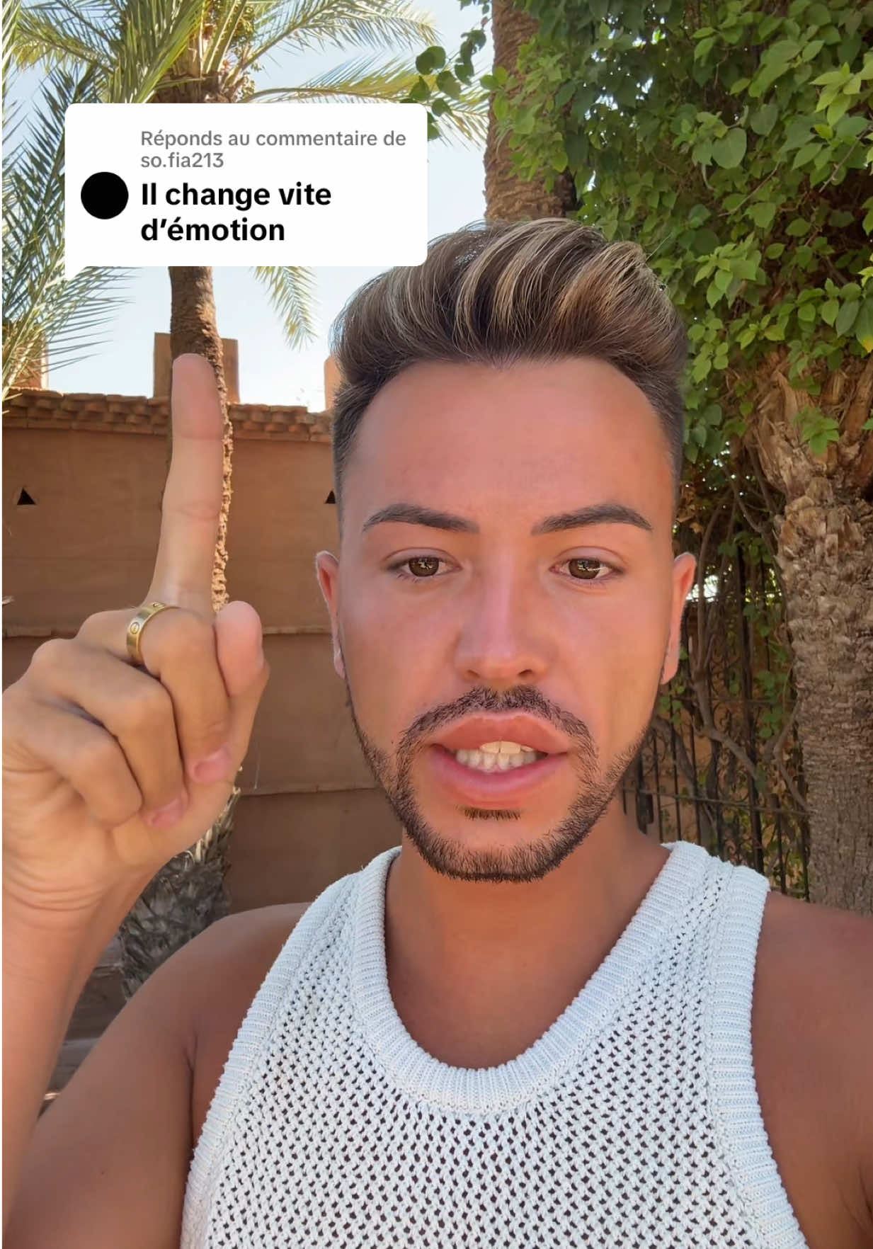 A post by @benoit_chevalier on TikTok caption: Réponse à @so.fia213 Mehdi aurait voulu qu’on garde le sourire 🙏
