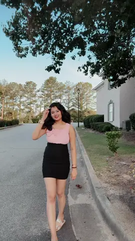 A post by @ishu9203 on TikTok caption: #gujjugirls #gujjukisena #nrigujukigang #ishu_9203 #Navratri2025 