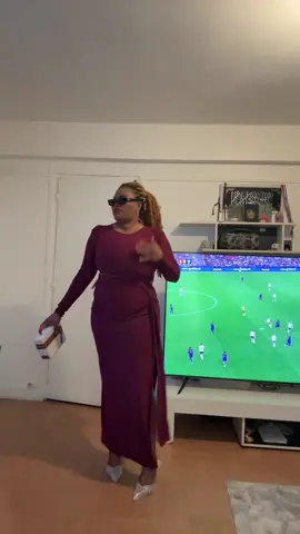 A post by @pendadiouf225 on TikTok caption: #france🇫🇷lovee🇫🇷 #brukinafaso🇧🇫 #cotedivoire🇨🇮 #senegalaise_tik_tok #pourtoii 