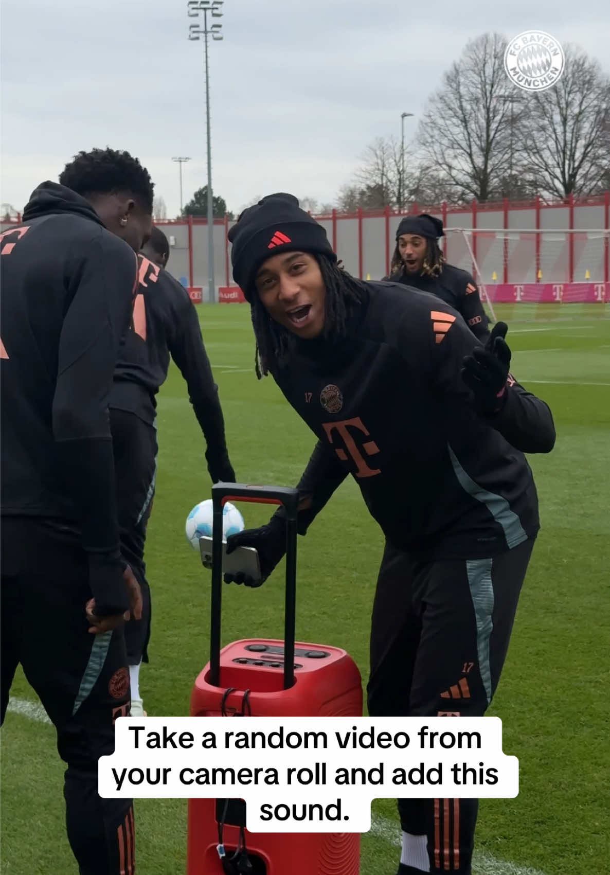 A post by @fcbayern on TikTok caption: Challenge 𝒂𝒄𝒄𝒆𝒑𝒕𝒆𝒅. 😎🔊 #FCBayern #MiaSanMia #MichaelOlise