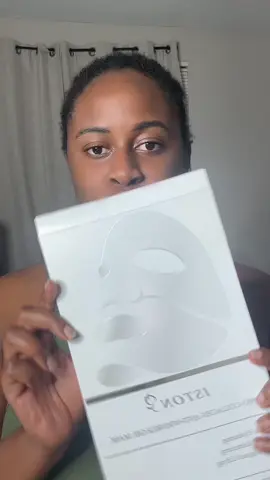 A post by @mamediiarra29 on TikTok caption: #collagenmask #SkinCare #glowingskin #beauty #tiktokshop 