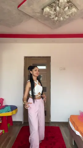 A post by @alinaf.yonella on TikTok caption: #🎁👈 