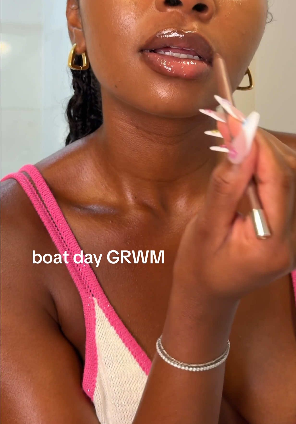 A post by @claaaarke on TikTok caption: @Fenty Skin and @poppi shop coming in with the best summer combos 🍇🍊🫐🍍 #FentyPartner #FentySkin #poppipartner #sodasback 