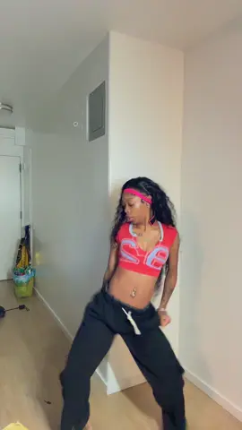 A post by @kikimulani on TikTok caption: 🤪🔥 dc : @Zoe Baptiste #fyp 