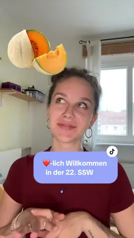 A post by @nichtsehraesthetisch on TikTok caption: Wir haben die 22.SSW erreicht & wie jeden Montag erzähle ich euch, was gerade so abgeht❤️ Ich hatte letztens erst nen Traum in dem mir ein Zahn ausgefallen ist & kann mir echt Schöneres vorstellen. Habt ihr während der Schwangerschaft einen Zahn verloren?🫣 & denn würde mich extrem interessieren welche Augenfarben ihr habt & welche letztendlich euer Kind bekommen hat👀 (Sind alles nur Richtwerte & alles kann aber nichts muss) #schwanger #schwangerschaft #pregnancy #pregnantlife #22ssw #goodtoknow #fyp #explorepage✨ #liebe