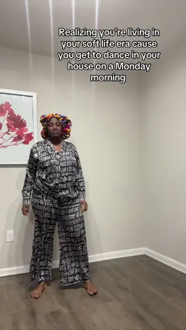 A post by @jowodaaa on TikTok caption: My set from @Amania Afrik 