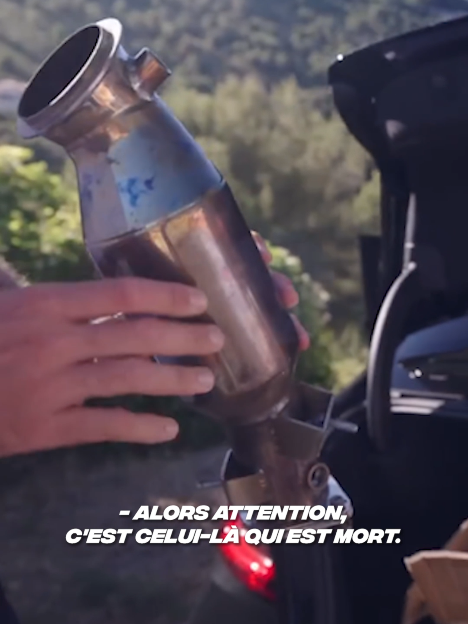 A post by @gmk on TikTok caption: C'est fondu 😱 #moteur #bmwm8 #M8#bmwlife #sportcar #luxe #gmk