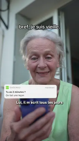 A post by @duolingofrance on TikTok caption: moi aussi je l'adore Monique ... #duolingo 